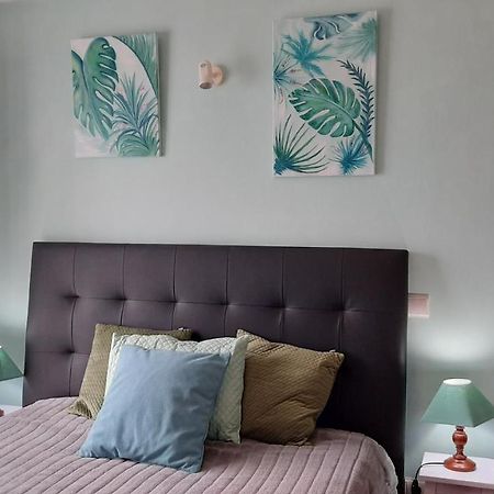 Oceanus Room With Private Kitchen, Bathroom And Terrace 300M From The Beach ساغريش المظهر الخارجي الصورة