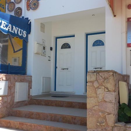 Oceanus Room With Private Kitchen, Bathroom And Terrace 300M From The Beach ساغريش المظهر الخارجي الصورة