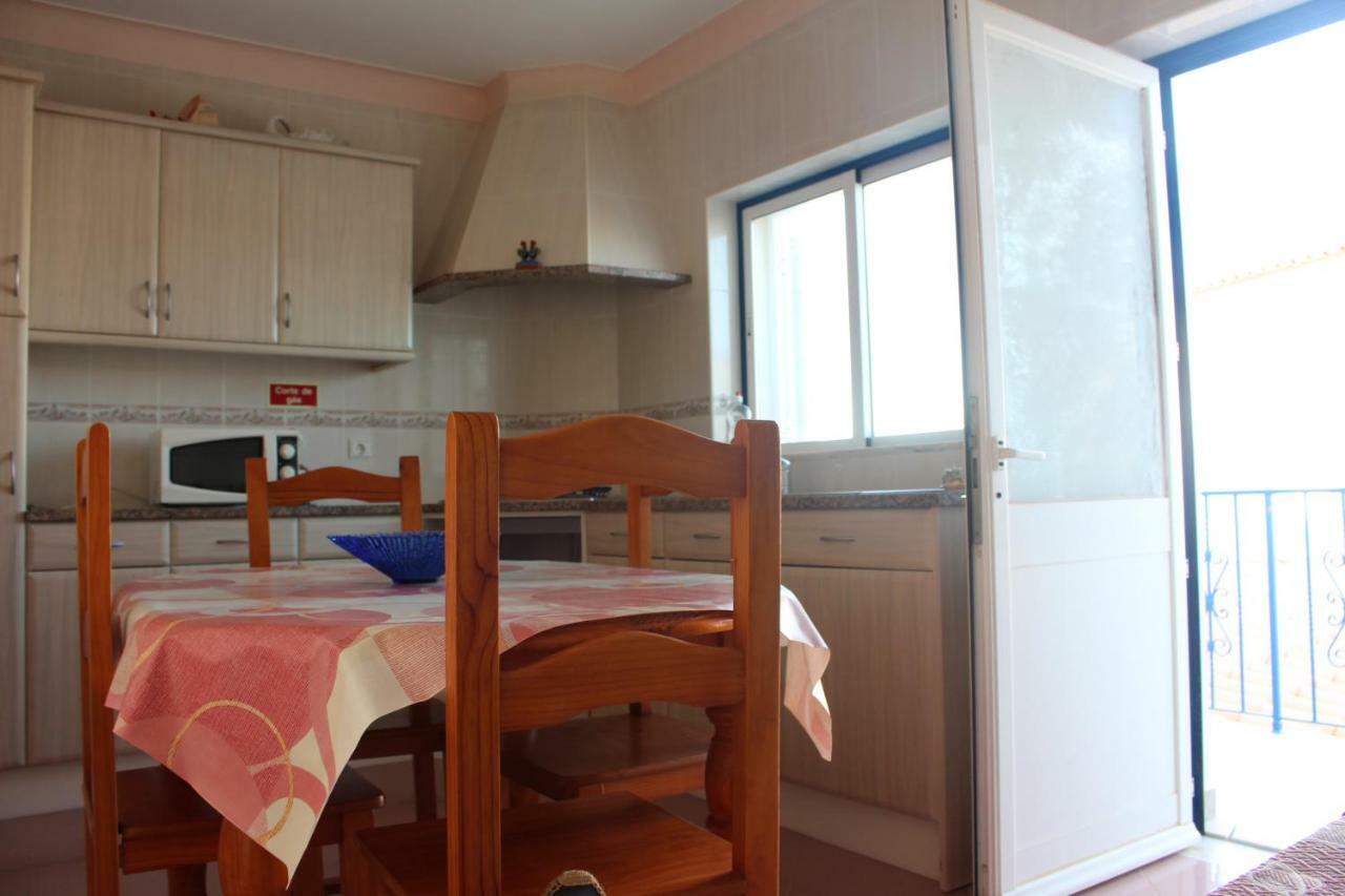 Oceanus Room With Private Kitchen, Bathroom And Terrace 300M From The Beach ساغريش المظهر الخارجي الصورة