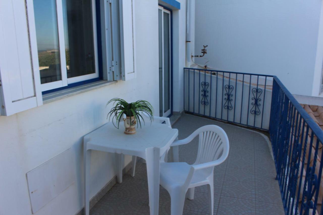 Oceanus Room With Private Kitchen, Bathroom And Terrace 300M From The Beach ساغريش المظهر الخارجي الصورة